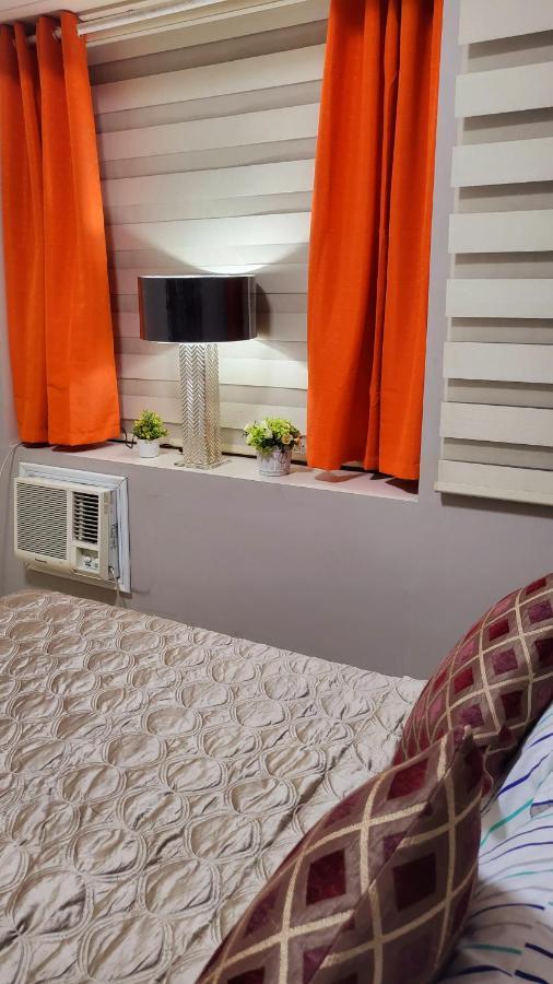 One Palm Tree Villas Condominium - Studio 10O With Balcony - Across Terminal 3 Airport Manilla Buitenkant foto
