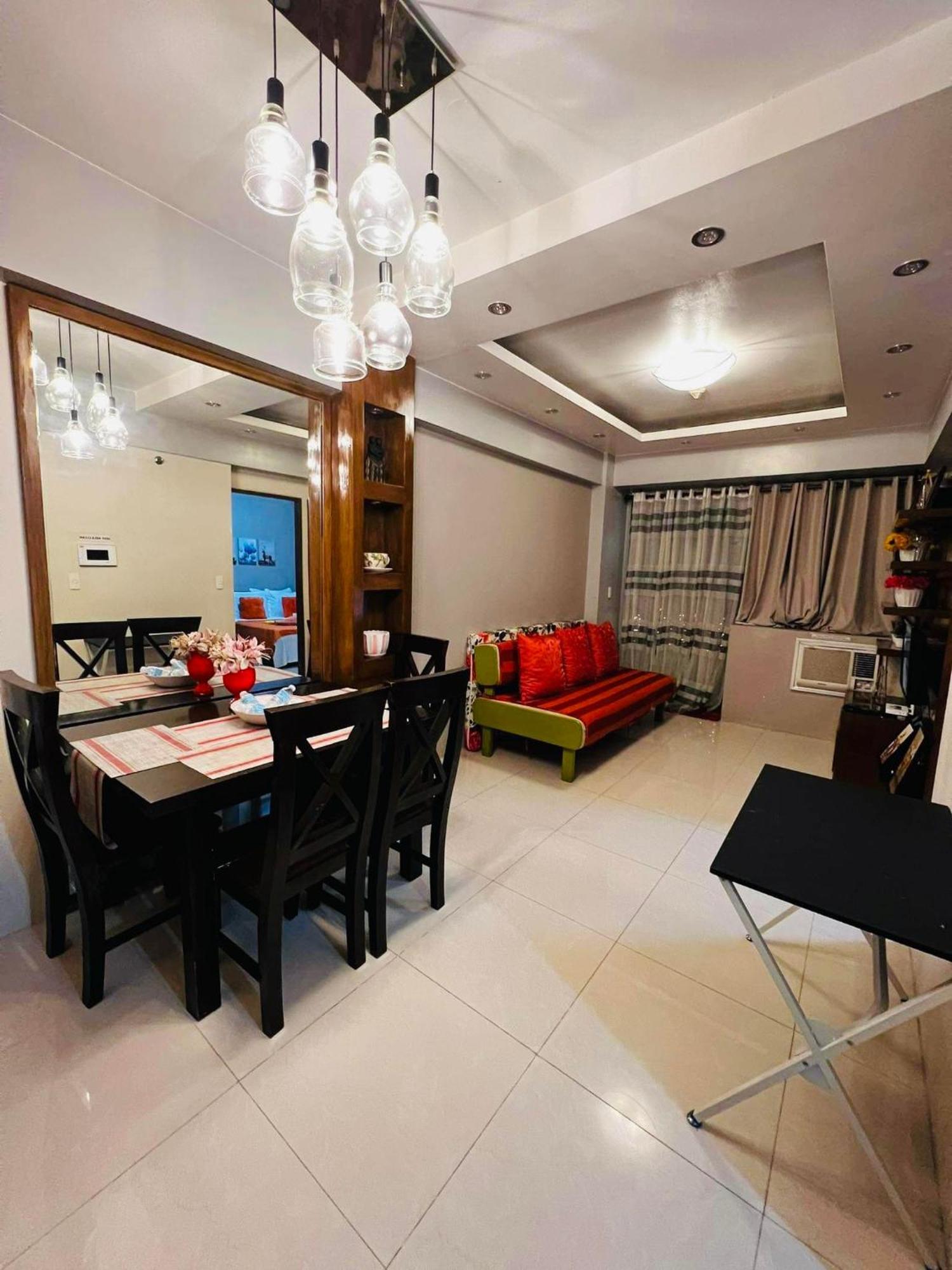 One Palm Tree Villas Condominium - Studio 10O With Balcony - Across Terminal 3 Airport Manilla Buitenkant foto