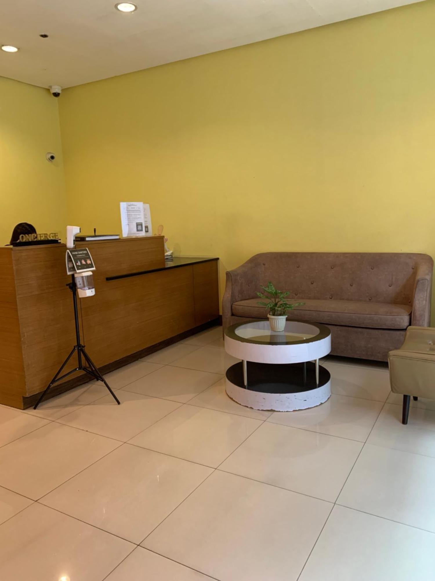One Palm Tree Villas Condominium - Studio 10O With Balcony - Across Terminal 3 Airport Manilla Buitenkant foto