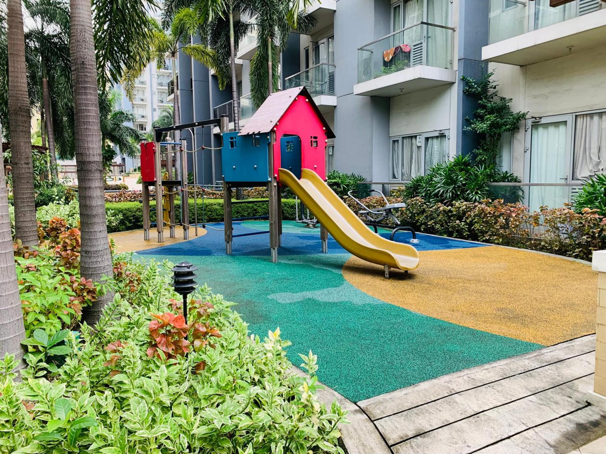 One Palm Tree Villas Condominium - Studio 10O With Balcony - Across Terminal 3 Airport Manilla Buitenkant foto